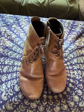 Bionica Women’s Tan Leather wedge hell Boots with Lace Detail size 10